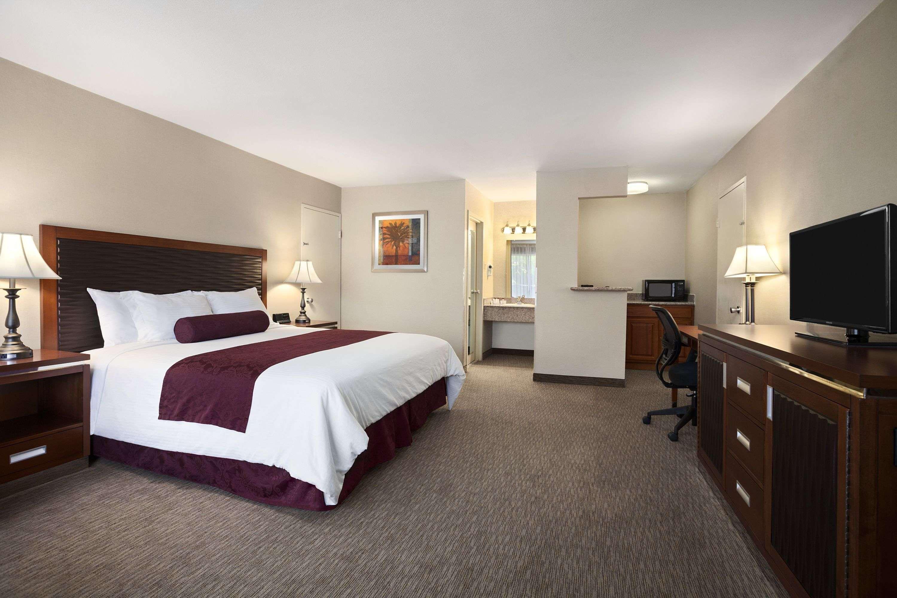 Ramada By Wyndham Sunnyvale/Silicon Valley Экстерьер фото