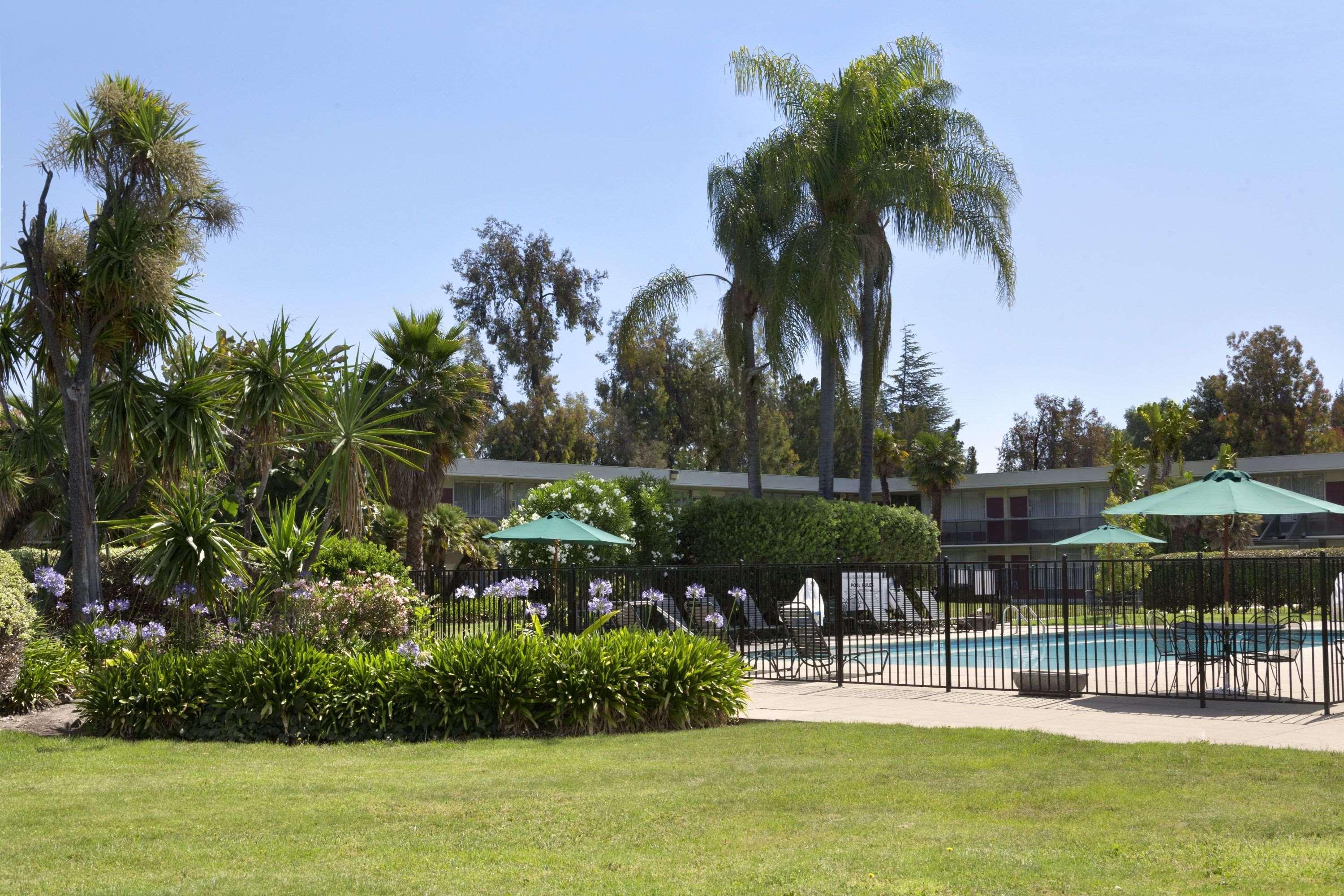 Ramada By Wyndham Sunnyvale/Silicon Valley Экстерьер фото
