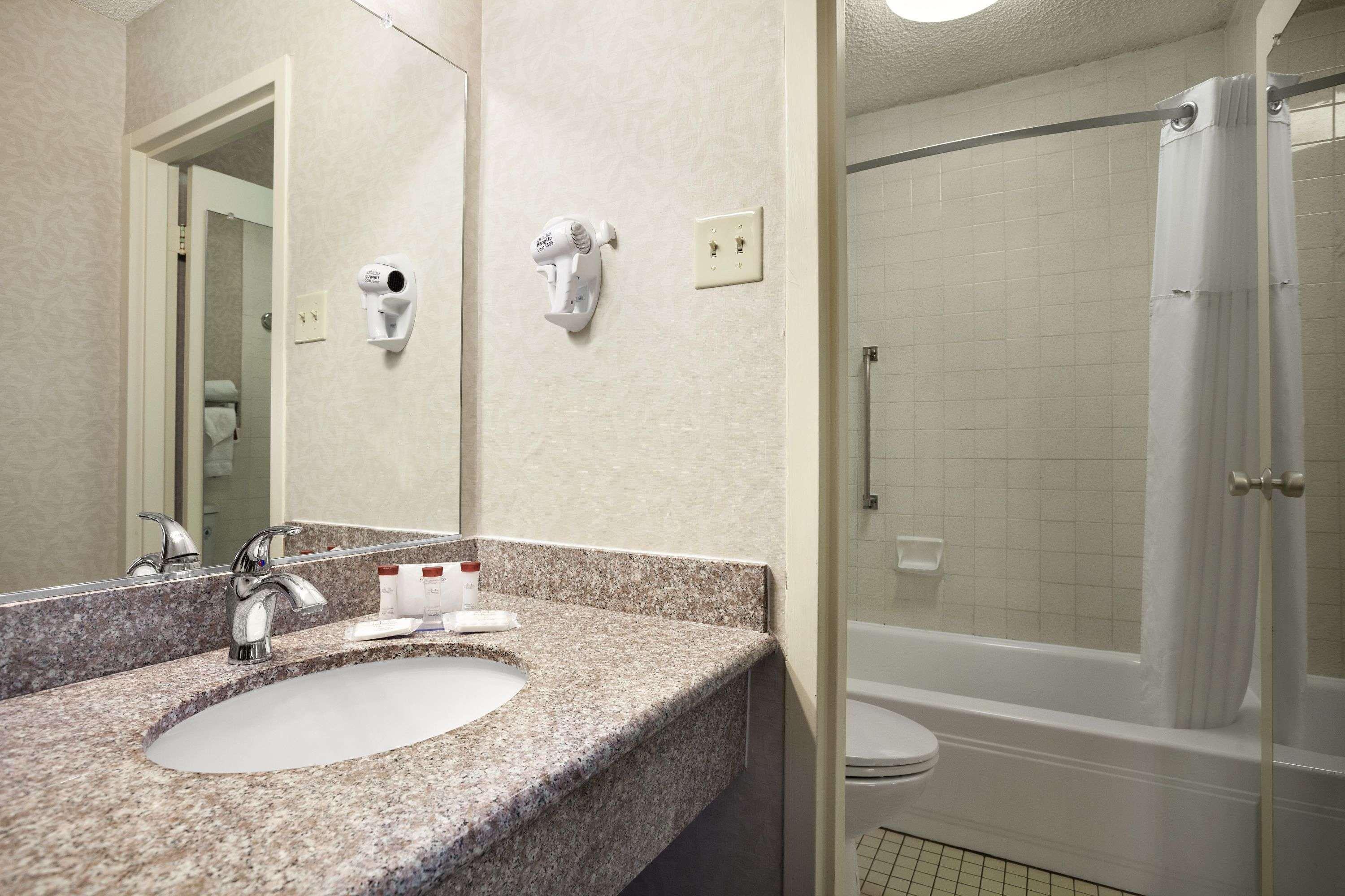 Ramada By Wyndham Sunnyvale/Silicon Valley Экстерьер фото